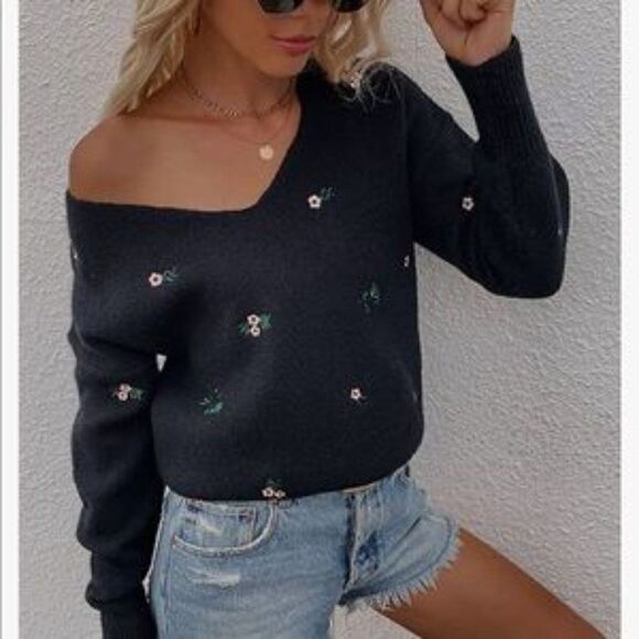 NEW Black V Neck Embroidered Ribbed Knit Pullover Sweater - Picture 1 of 13